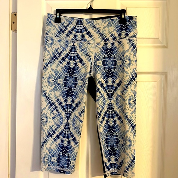 VSX Sport Victoria’s Secret half leggings - Picture 1 of 3